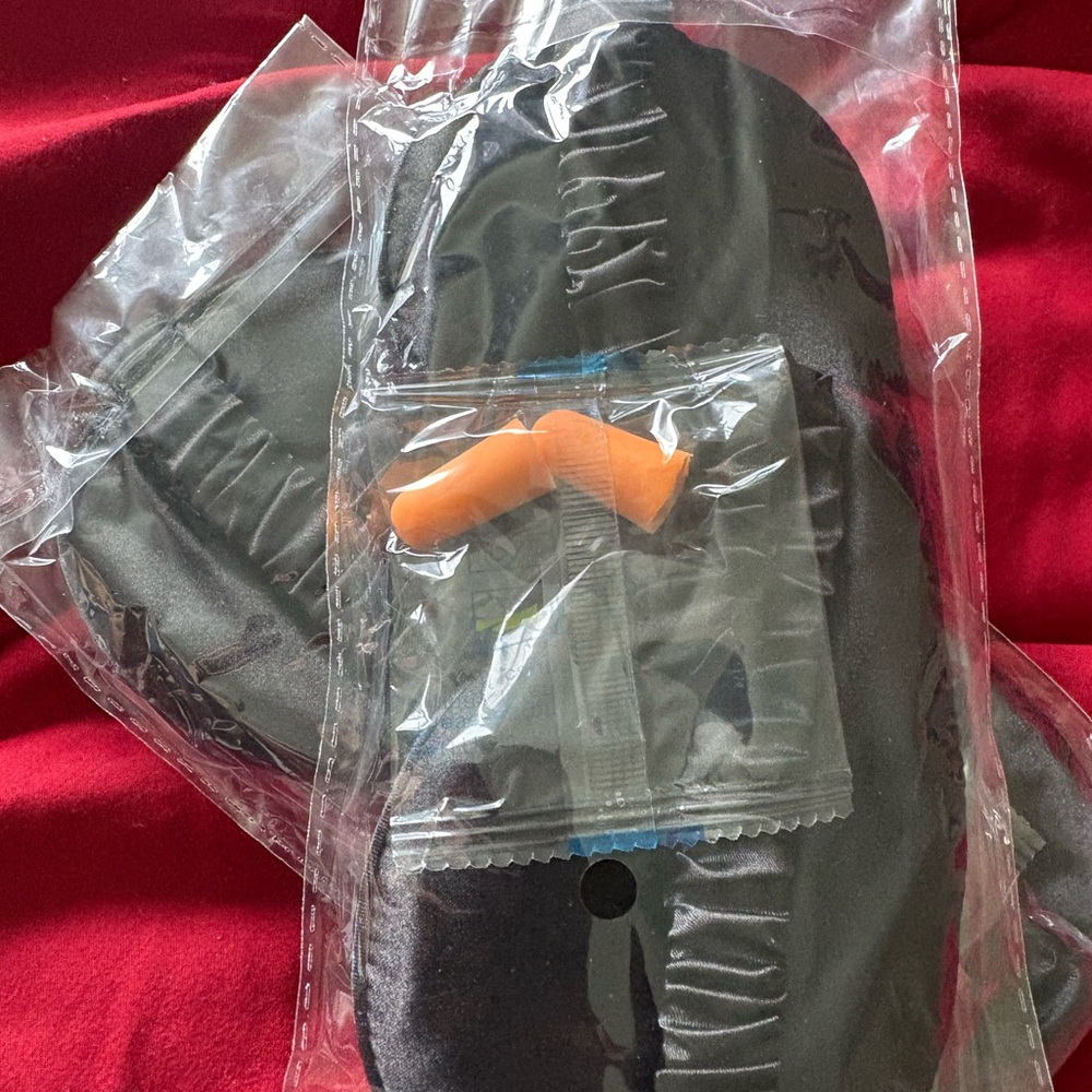 Black Sleep Mask Sets with ear plugs